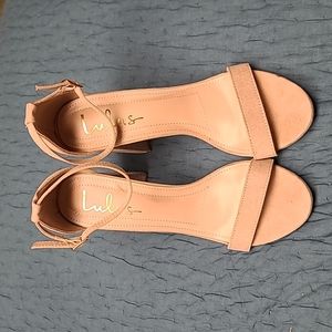 Lulus Taylor size 9 Natural Suede